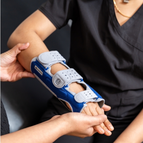 braces-and-compression-stockings-MeadowLife-Physiotherapy-and-Active-Rehab-Centre-Pitt-Meadows-BC-500x500