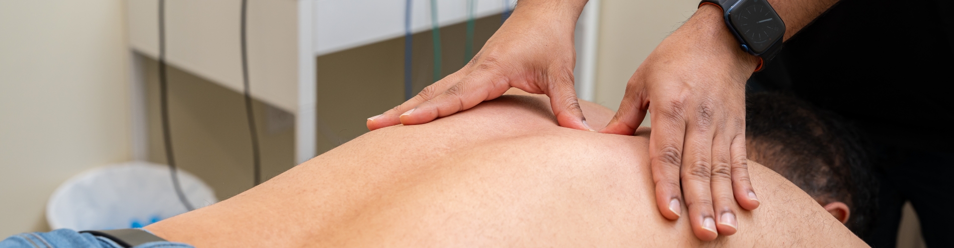 massage-therapy-MeadowLife-Physiotherapy-and-Active-Rehab-Centre-Pitt-Meadows-BC